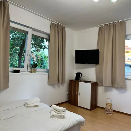 アパート Teligi 4 5 *